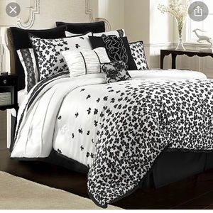 Daisy Fuentes comforter